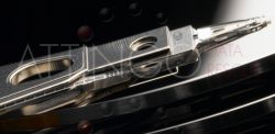 ID 195 Festplatte offen Schreibkopf nahaufnahme
